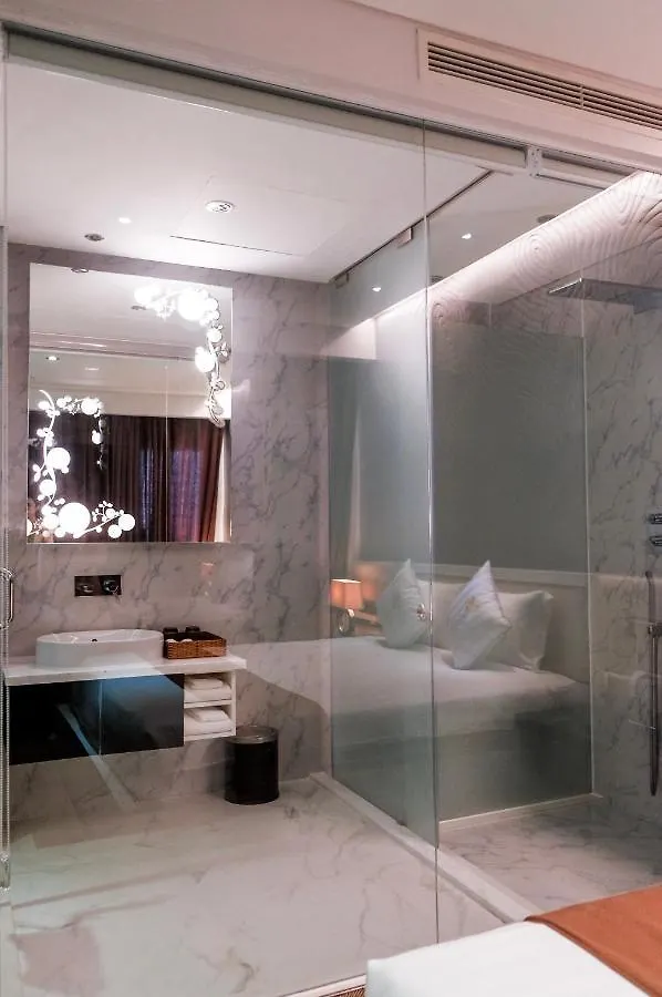 Signature Boutique Hotel Ho Chi Minh City 3*,